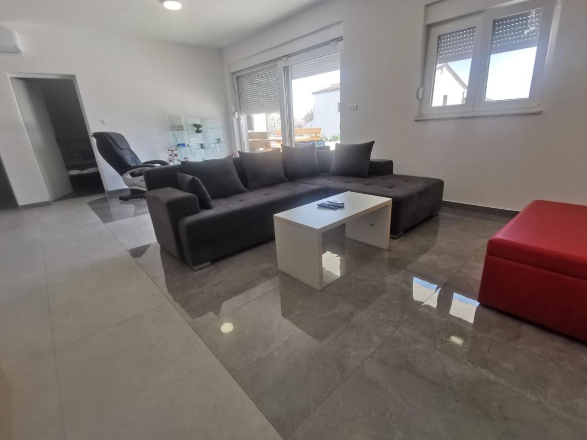 Villa Marta 3 Bedrooms, 2 Baths And Pool Kaštel Štafilić Exterior foto